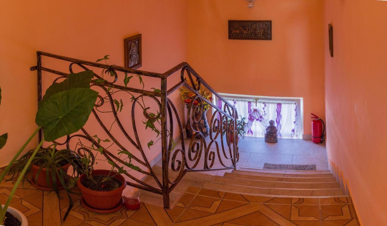 Szasz&Szasz Panzio Bed and Breakfast Gheorgheni  Exteriör bild