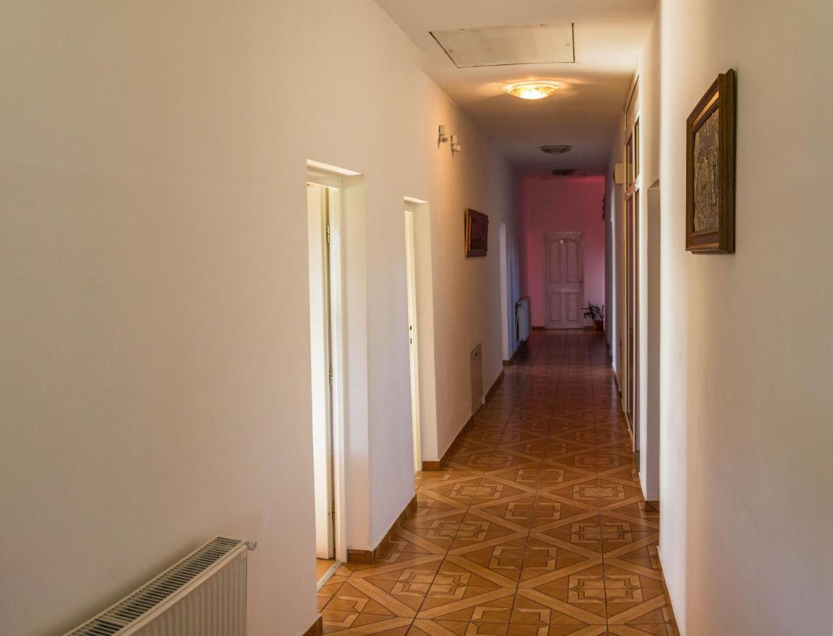 Szasz&Szasz Panzio Bed and Breakfast Gheorgheni  Exteriör bild